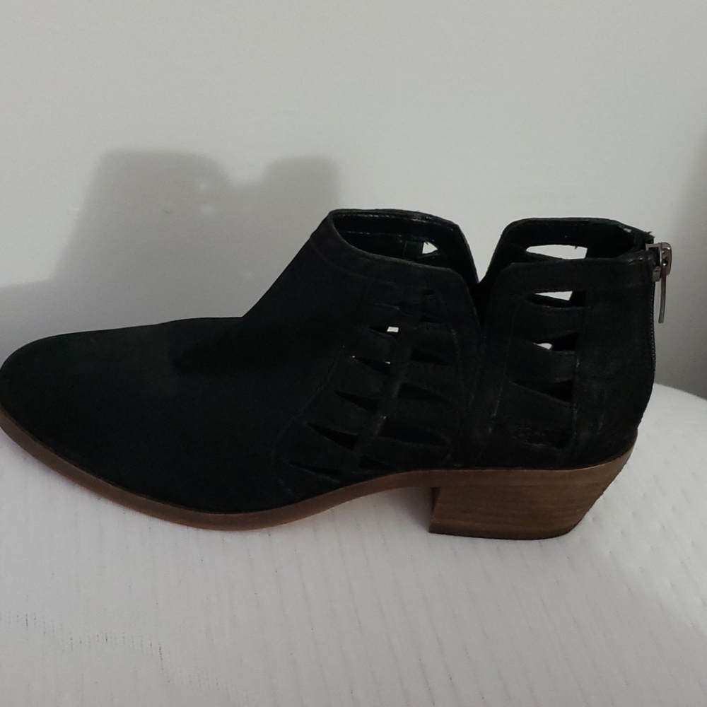 New Vince Camuto Leather Black Short Boots